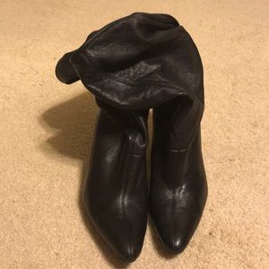 Size 8 medium Nine West ankle boots. Hottt!